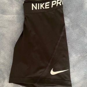 Nike Pros (Dry-Fit)